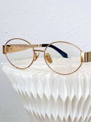 Quyoshdan saqlovchi ko'z oynaklar ayaollar va erkaklar uchun